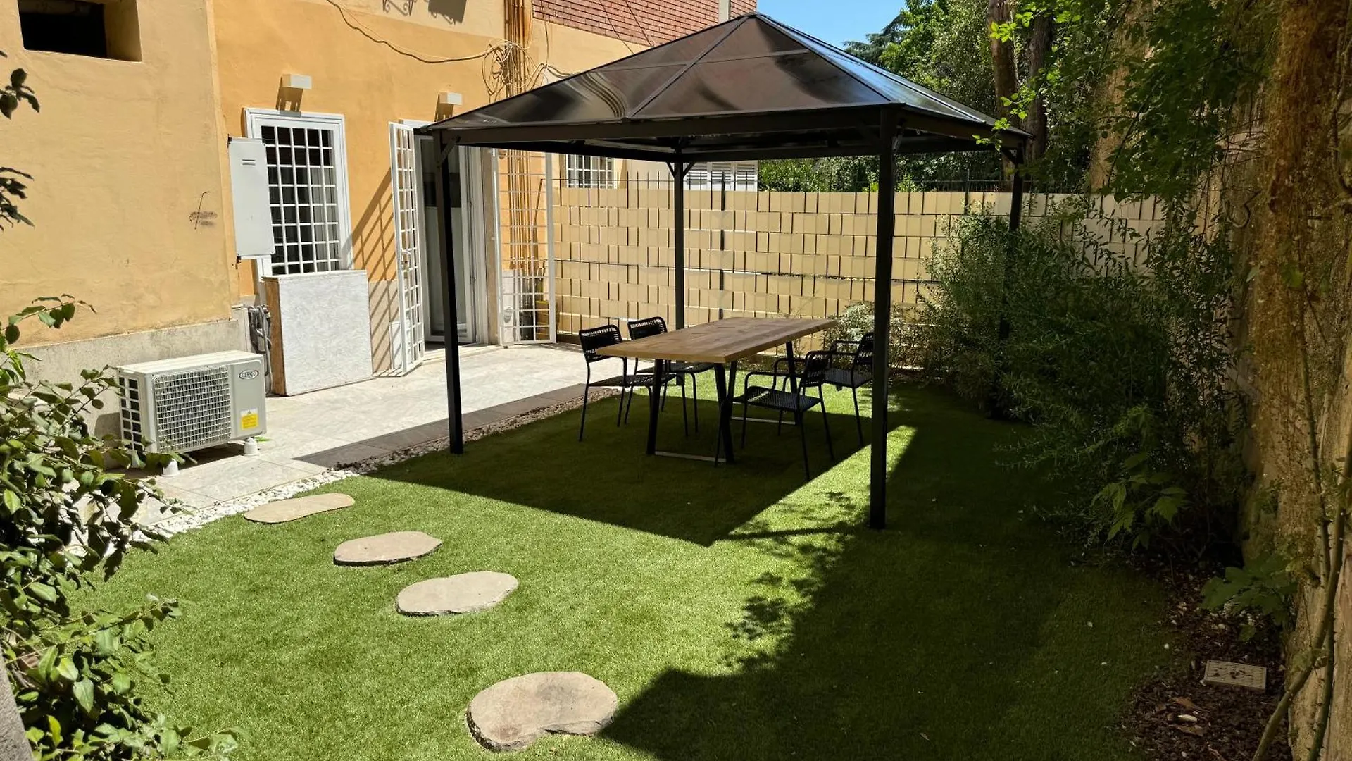 Exclusive Apartment With Garden - Ponte Milvio Rome 0*,  Italy